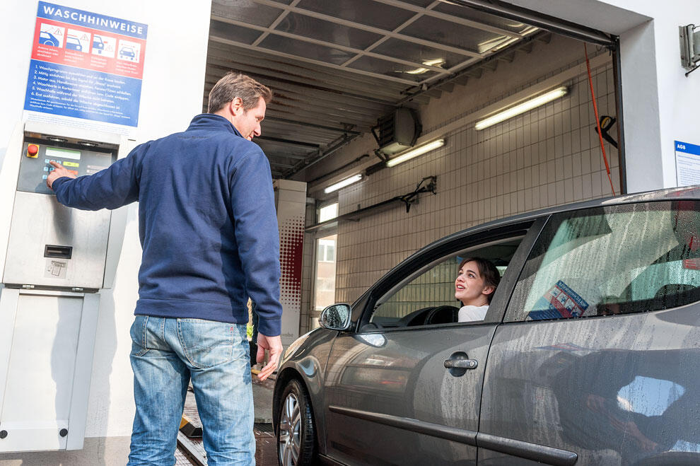 Pflegeprogramme, um lackschonend aggressive Verschmutzungen und industrielle Ablagerungen zu beseitigen