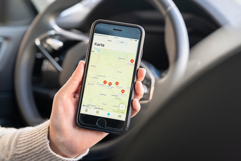 Mit zahlz an Q1 Autostrom Ladestationen zahlen Kundin nutzt zahlz App